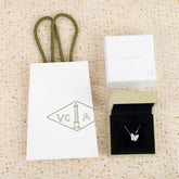 【関税負担なし・送料無料・代引可】ヴァンクリーフ&アーペル ネックレス 未使用 箱付き