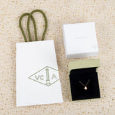 【関税負担なし・送料無料・代引可】ヴァンクリーフ&アーペル ネックレス 未使用 箱付き