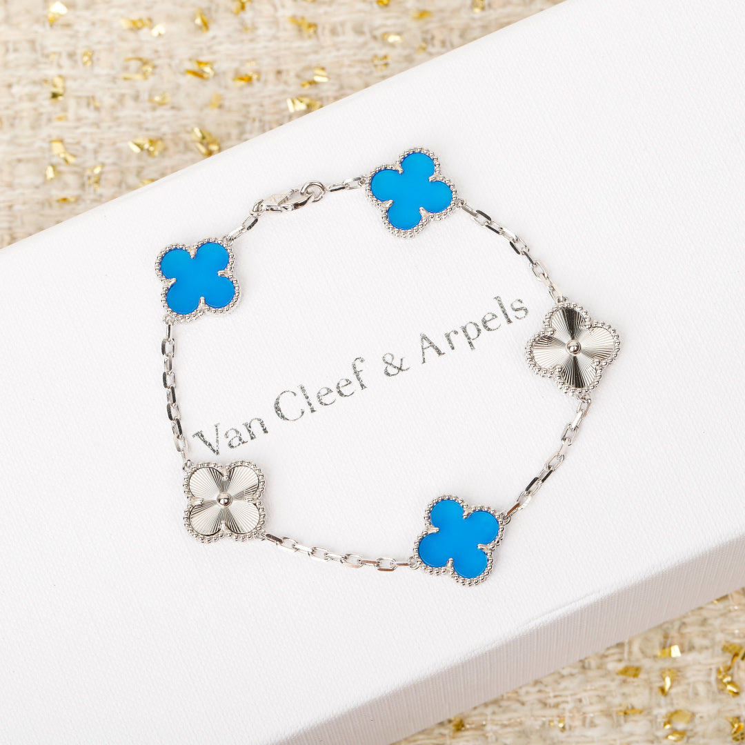 【関税負担なし・送料無料・代引可】【売れ筋】ヴァンクリーフ&アーペル ブレスレット 未使用 箱付き